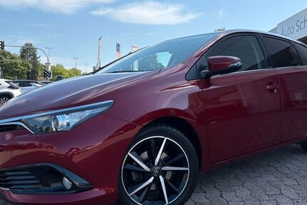 Toyota Auris 21.900 km 13.990 &euro; Hildesheim 31137