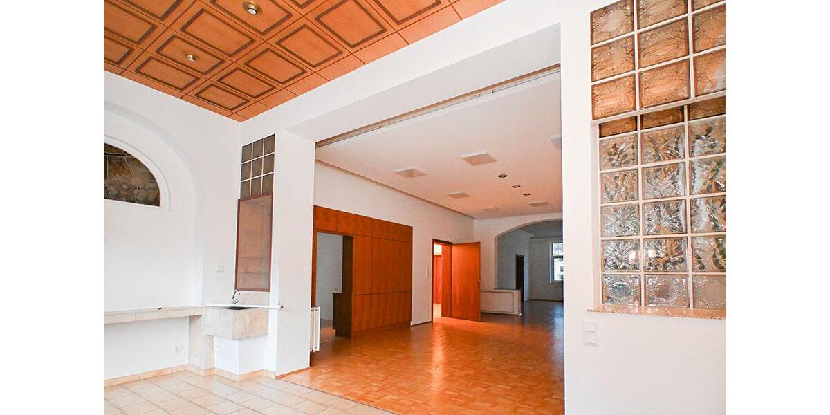 Einfamilienhaus Hildesheim - 11 Zimmer, 360 m&sup2;, 2.500&euro; | Angebot:25415382