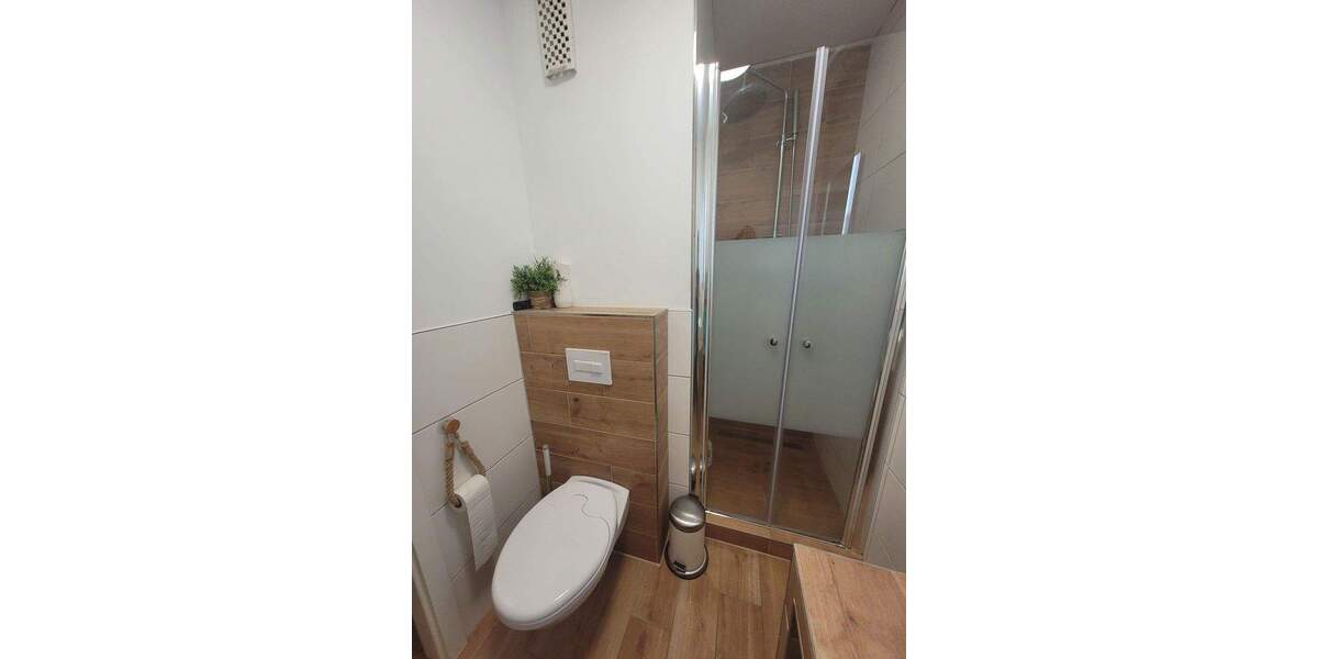 Frisch modernisierte 4-Zimmer-Wohnung mit Tiefgaragenplatz - von Privat 4 zimmer