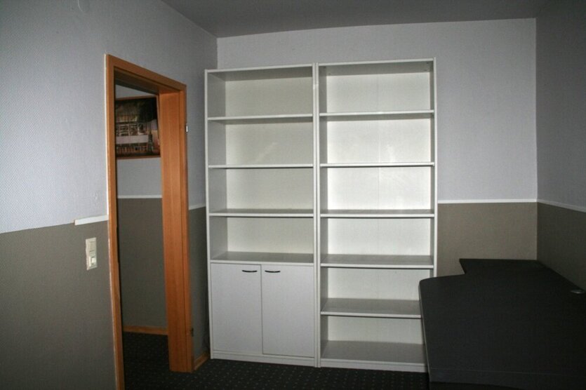 Ideal für Handwerksbetrieb - Büro - mit 4 PKW Stellplätzen... !!!