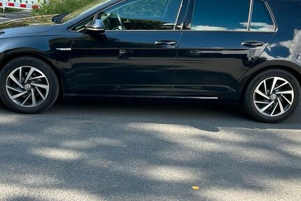 VW Golf 93.100 km 13.499 &euro; Neustadt 31535