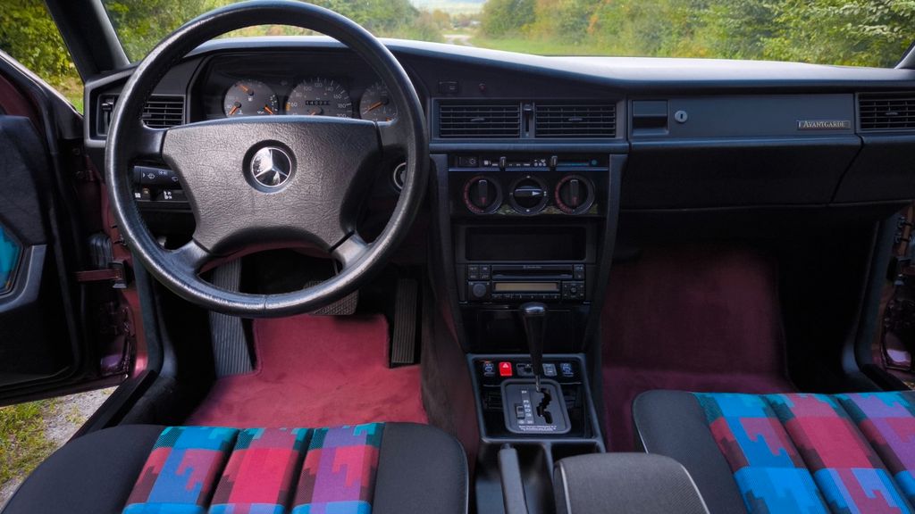 Mercedes-Benz 190 144.000 km 15.200 &euro; Springe 31832