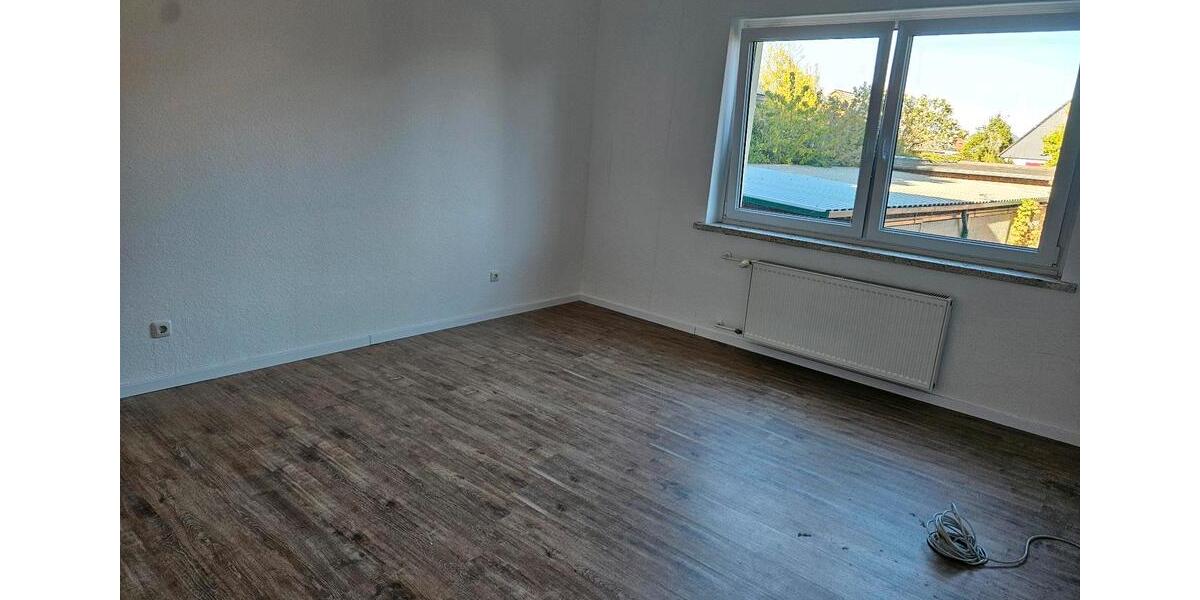 Erdgeschoßwohnung Lehrte - 3 Zimmer, 105 m&sup2;, 1.400&euro; | Angebot:26408247