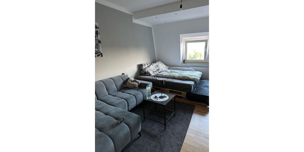 *Sanierte Wohnung in der List zentrumsnah mit guter Anbindung optional mit Dachboden 180 m2 mit zu vermieten * 1 zimmer
