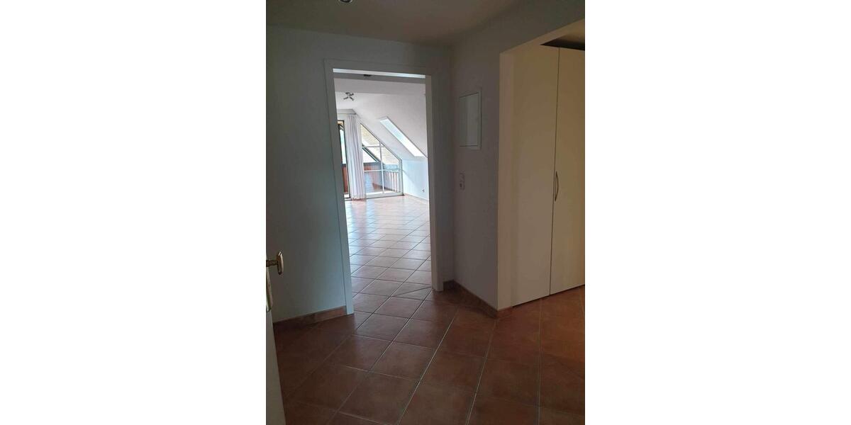 Dachgeschoßwohnung Springe - 2 Zimmer, 74 m&sup2;, 550&euro; | Angebot:26359996