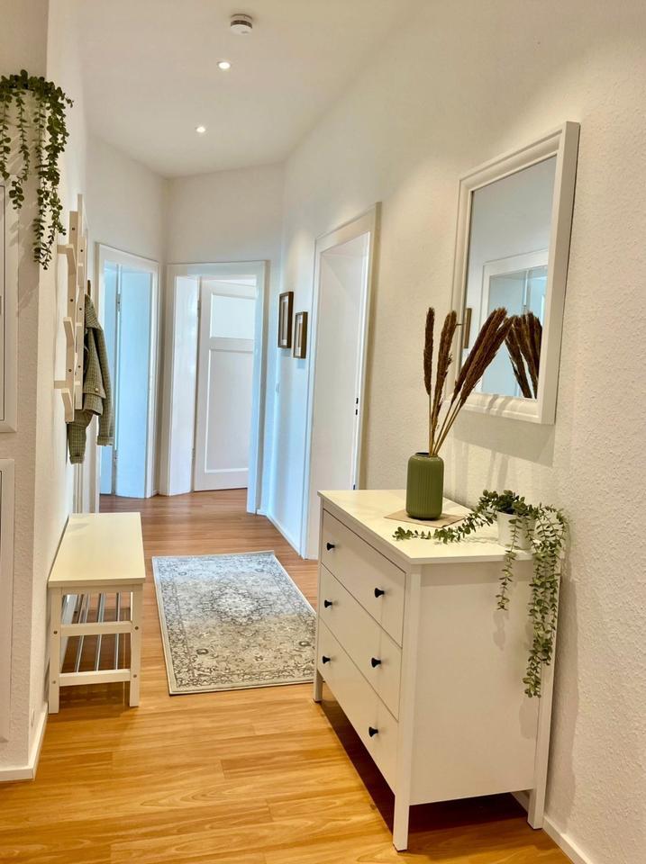 Neugründung einer 4er WG in einer stilvoll möblierten 4-Zimmer Altbauwohnung in der List! zimmer