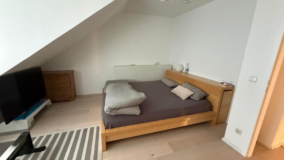 Reihenhaus Hannover Herrenhausen-Stöcken - 6 Zimmer, 150 m&sup2;, 1.500&euro; | Angebot:24789877