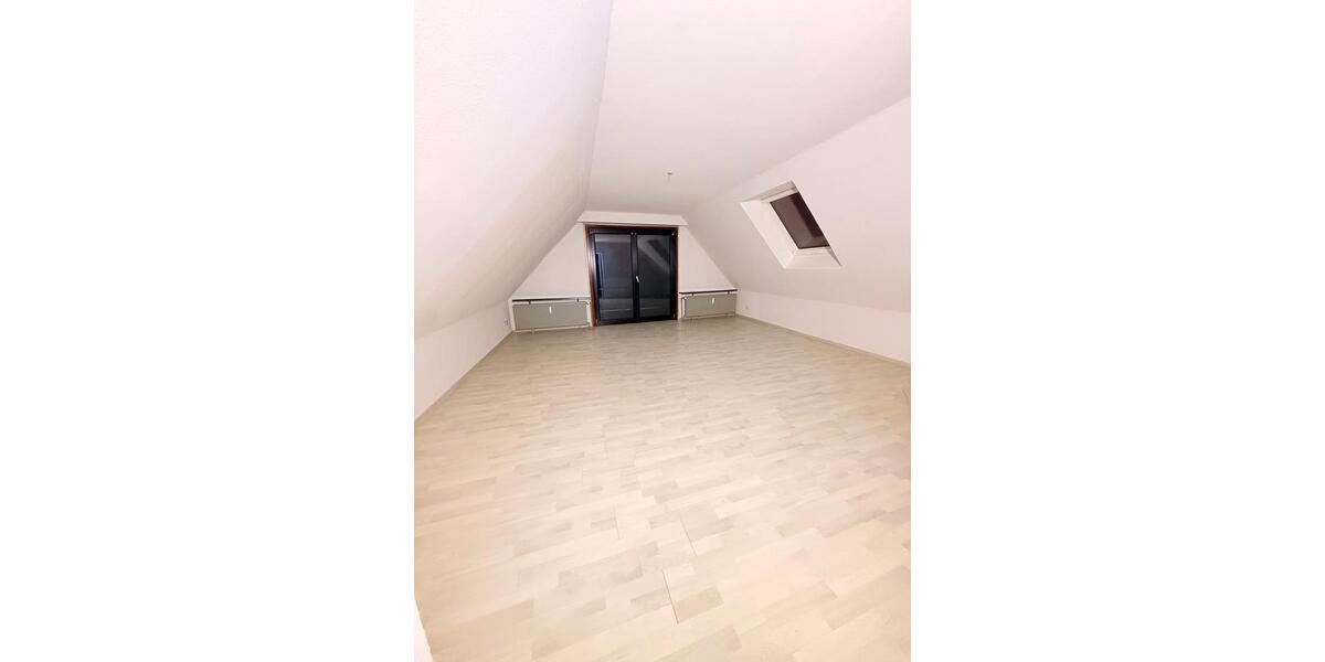 Etagenwohnung Garbsen Berenbostel - 4 Zimmer, 96 m&sup2;, 1.200&euro; | Angebot:24854492