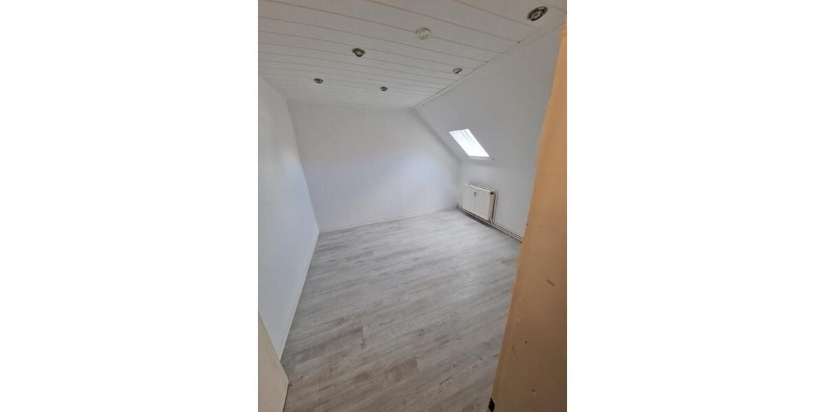 Dachgeschoßwohnung Barsinghausen - 5 Zimmer, 115 m&sup2;, 245.000&euro; | Angebot:24560900