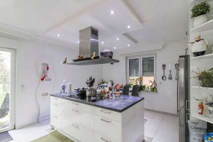 Haus zum Kaufen in Garbsen 499.000 € 186.05 m²