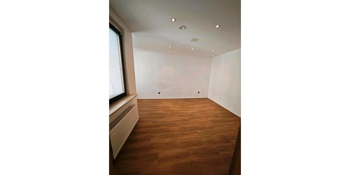 Etagenwohnung Hannover Linden-Limmer - 4 Zimmer, 90 m&sup2;, 1.100&euro; | Angebot:26403815