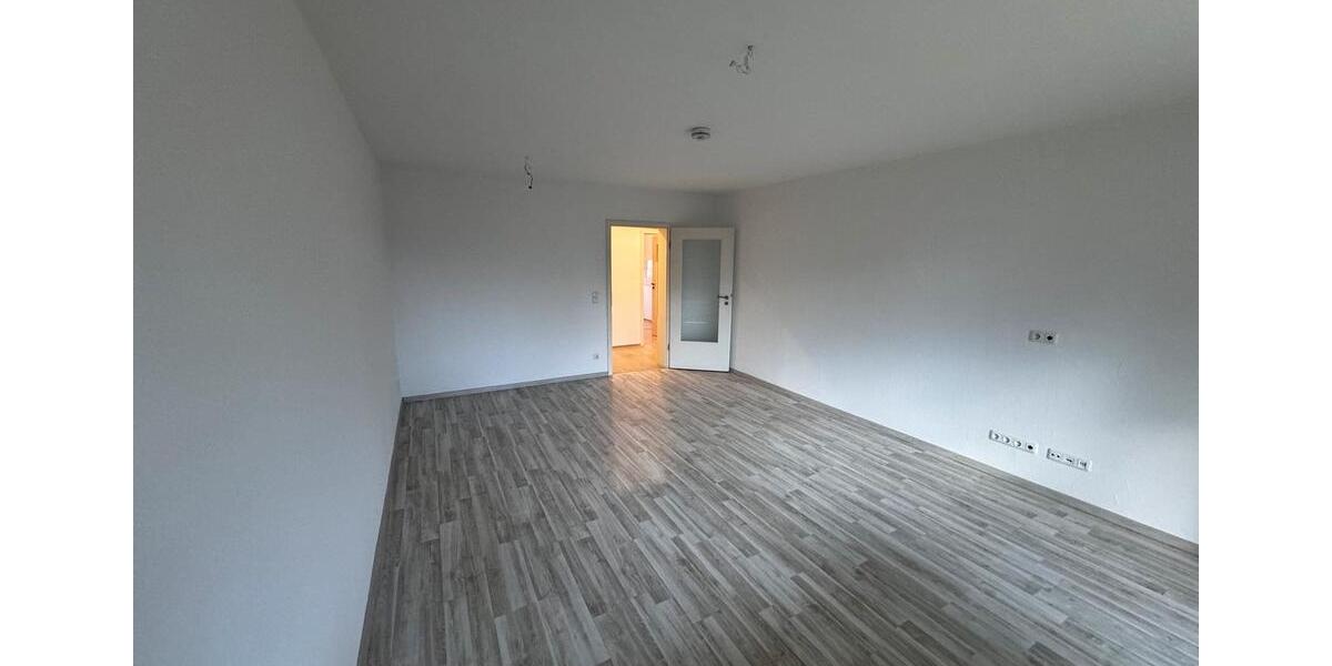 3 Zimmer Wohnung mit Balkon und Einbauküche in HerrenhausenBurg 3 zimmer