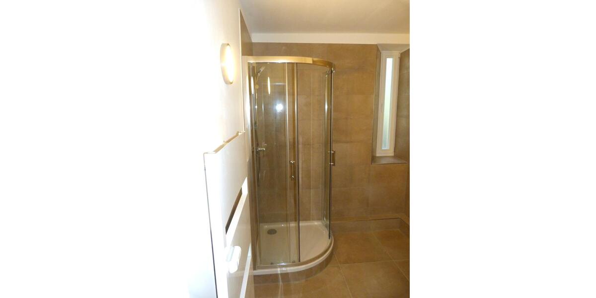 von privat: maschseenah und kernsaniert 2 zimmer