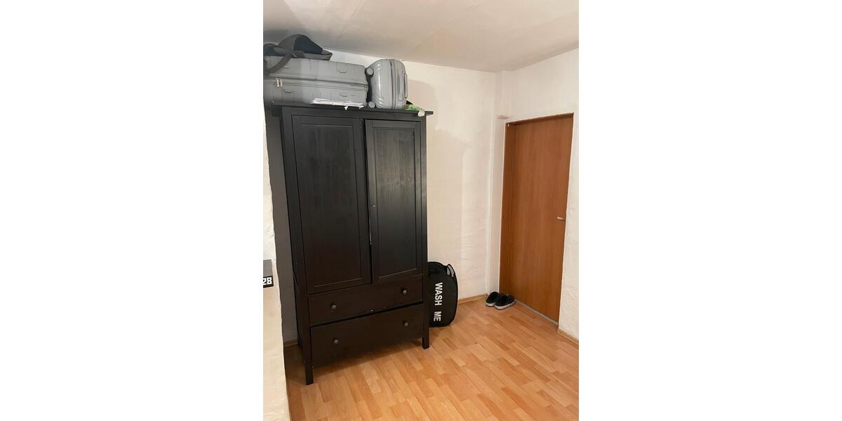 Untermieter für Dezember ( 3 er ) WG Zimmer auf der Lister Meile 1 zimmer