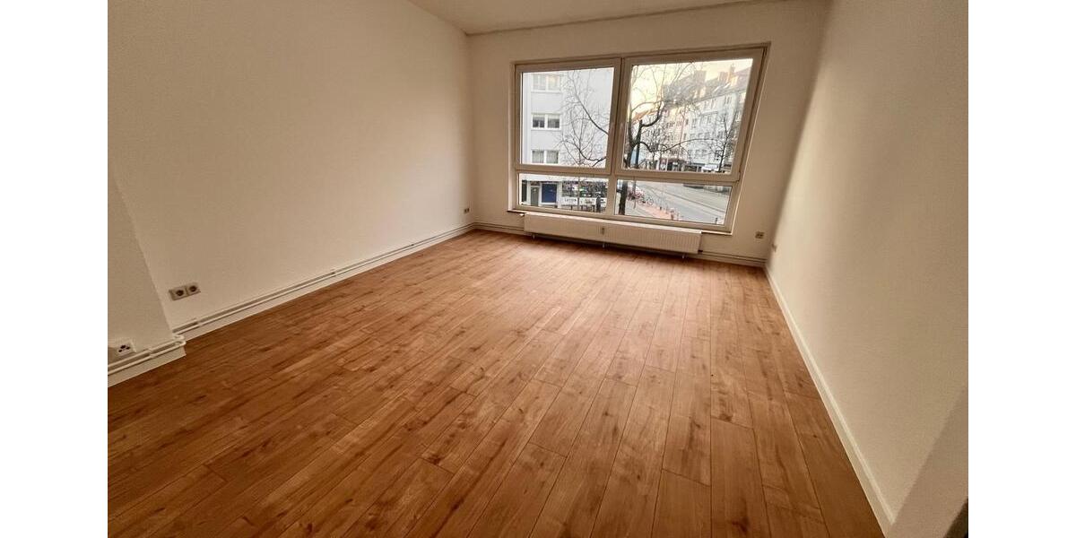 Direkt am E-Damm - helle, renovierte Zwei-Zimmer-Wohnung in zentraler Lage! 2 zimmer