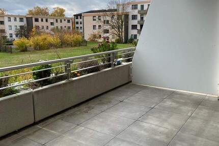 Provisionsfrei Berenbostel Lange Straße 3 - 4 Zi-ETW mit großer Loggia im I. OG 3 zimmer