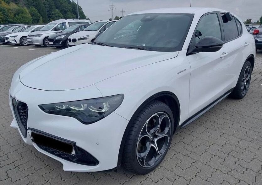 Alfa Romeo Stelvio 156.000 km 27.990 € Laatzen 30880