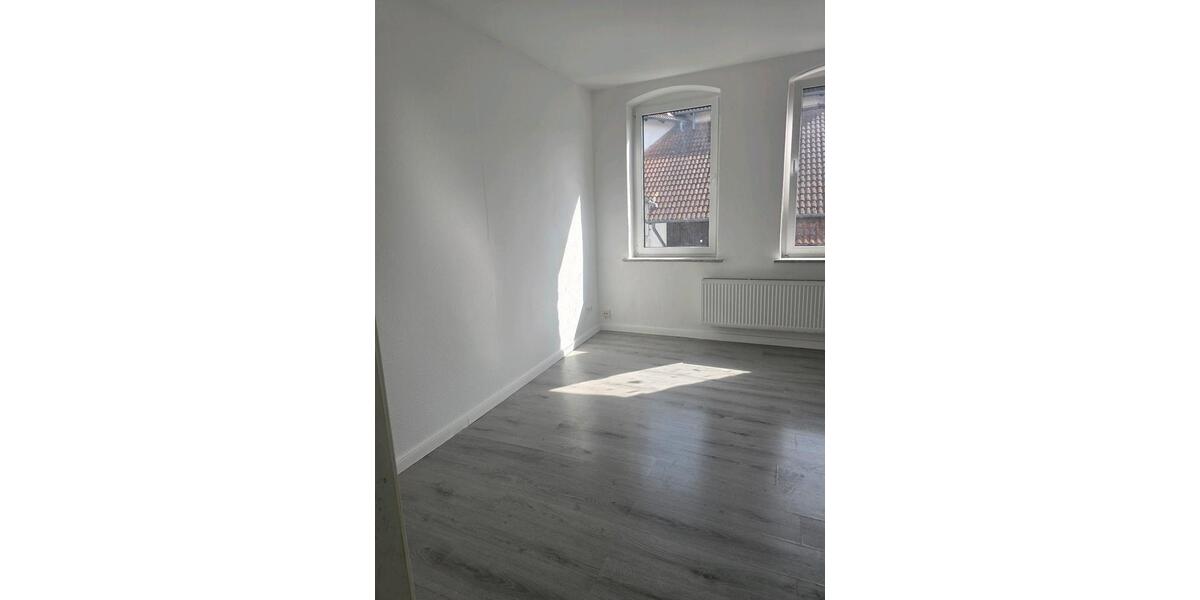 Etagenwohnung Seelze - 6 Zimmer, 122 m&sup2;, 1.500&euro; | Angebot:26112870