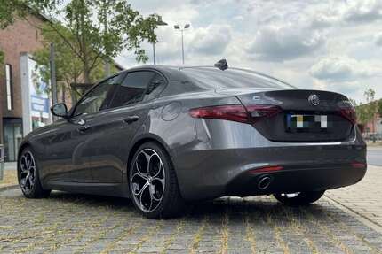 Alfa Romeo Giulia 85.000 km 25.999 € Hannover 30459