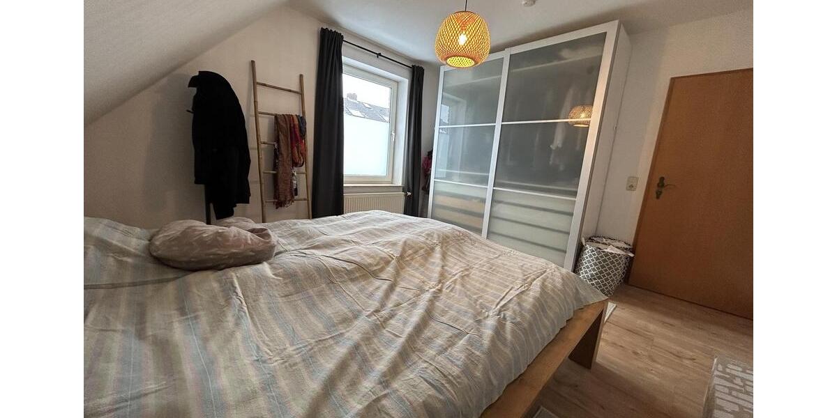 Dachgeschoßwohnung Hannover Herrenhausen-Stöcken - 3 Zimmer, 84 m&sup2;, 880&euro; | Angebot:24890343