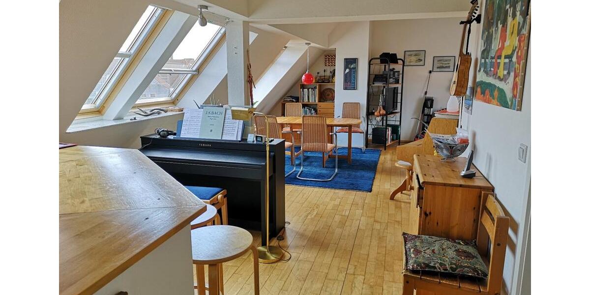 Individuelle Dachgeschosswohnung Nähe Stephansplatz, Südstadt 4 zimmer