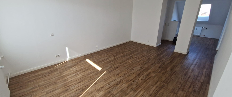 Sonnige 2,5 Zi. Wohnung inkl. Stellplatz & Balkon in Garbsen 2.5 zimmer