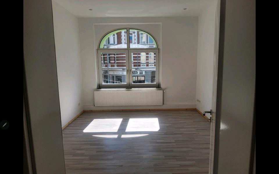 Etagenwohnung Hannover Nord - 4 Zimmer, 100 m&sup2;, 1.200&euro; | Angebot:27592028