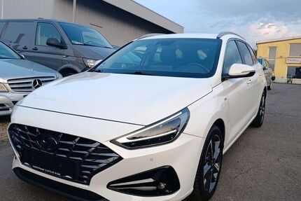 Hyundai i30 130.000 km 15.990 € Hannover 30453
