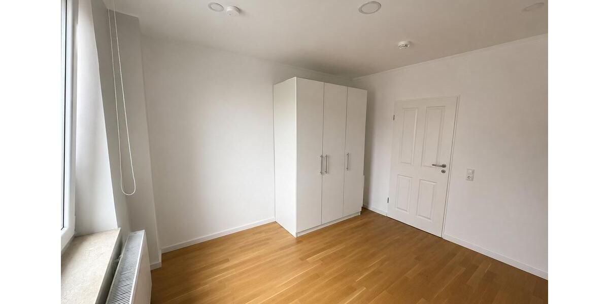 Etagenwohnung Laatzen - 5 Zimmer, 130 m&sup2;, 1.400&euro; | Angebot:26485132