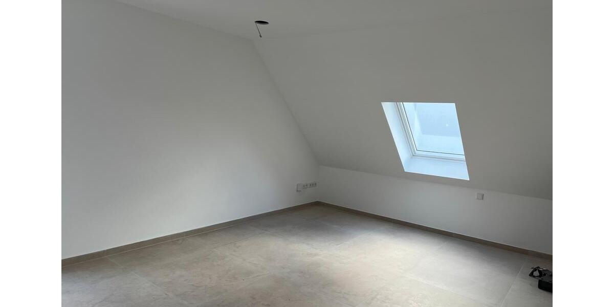 Dachgeschoßwohnung Gehrden - 4 Zimmer, 128 m&sup2;, 2.250&euro; | Angebot:26670630