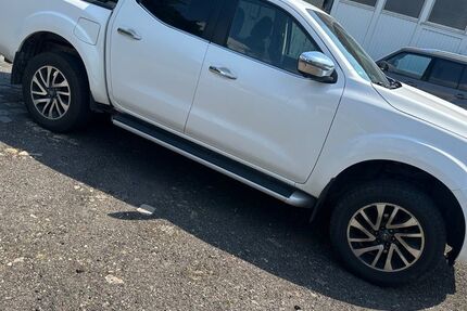 Nissan Navara 190.000 km 11.399 &euro; Hannover OT Ricklingen 30459