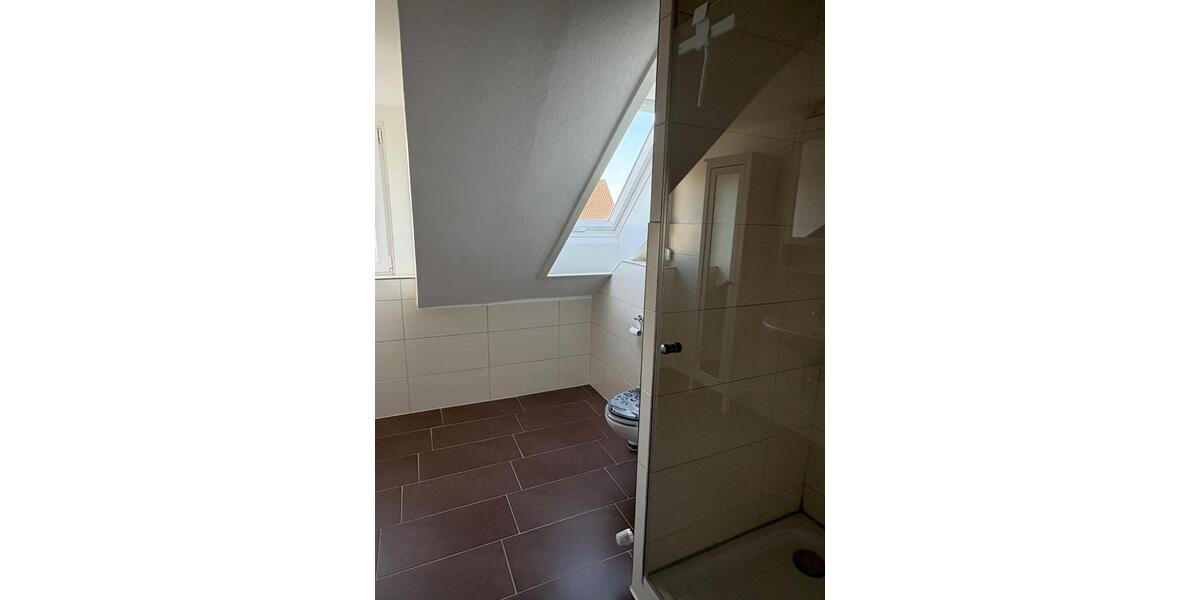 Dachgeschoßwohnung Lehrte - 3 Zimmer, 75 m&sup2;, 600&euro; | Angebot:26533833