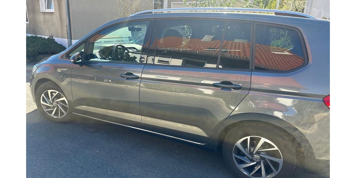 VW Touran 99.600 km 18.900 &euro; Sarstedt 31157