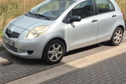 Toyota Yaris 122.000 km 3.099 &euro; Hannover 30457