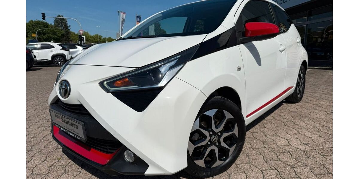 Toyota Aygo (X) 74.400 km 8.990 &euro; Hildesheim 31137