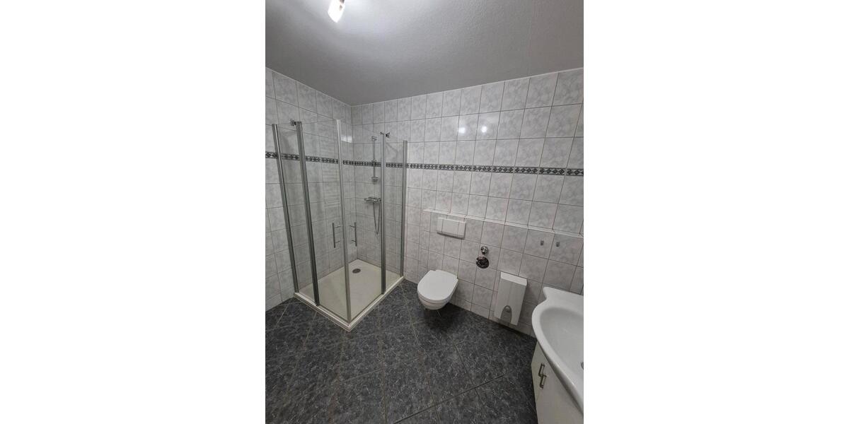 Traumhafte 4-Zimmer-Wohnung mit Garten und Garage - barrierefrei 4 zimmer