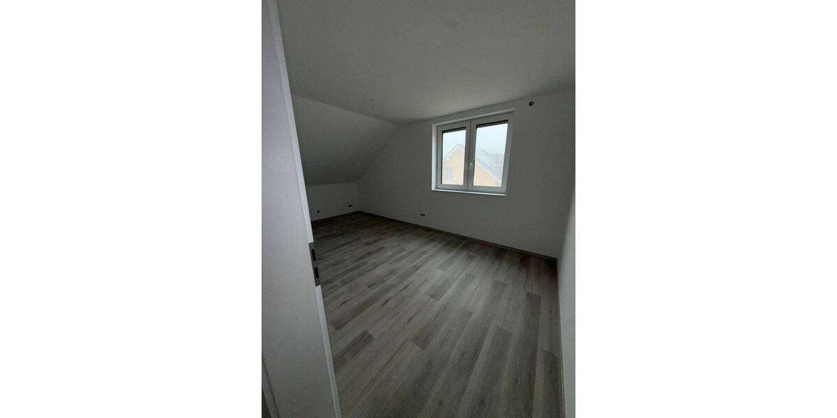 Doppelhaushälfte Burgdorf/Ehlershausen Ramlingen-Ehlershausen - 5 Zimmer, 120 m&sup2;, 1.600&euro; | Angebot:26156017