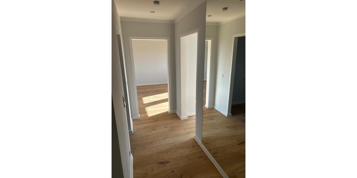 Attraktive Dachgeschosswohnung in zentraler Lage ab Feb.Mä.Apr. 3 zimmer