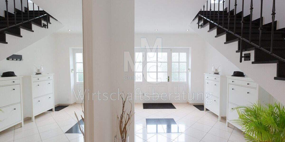 Einfamilienhaus Isernhagen / Altwarmbüchen Altwarmbüchen - 7 Zimmer, 319 m&sup2;, 1.245.000&euro; | Angebot:25745085