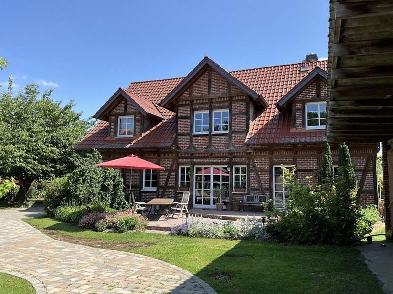 Haus zum Kaufen in Edemissen 1.190.000 € 360 m²