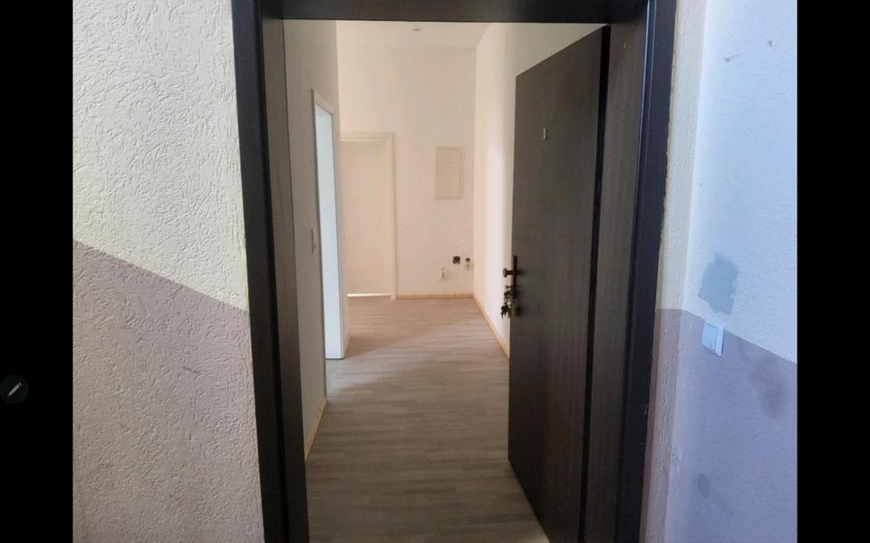 Etagenwohnung Hannover Nord - 4 Zimmer, 100 m&sup2;, 1.200&euro; | Angebot:27592028