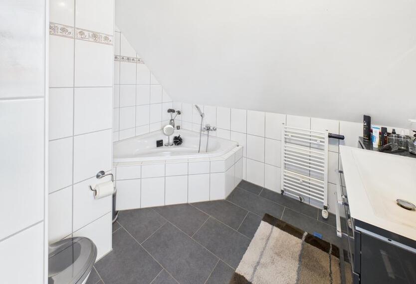 112m² auf zwei Ebenen - Maisonette mit Balkon und Vollbad