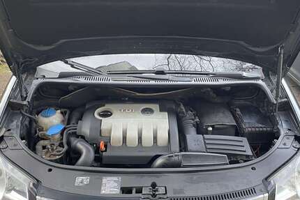 VW Touran 222.000 km 4.700 &euro; Hannover, Landeshauptstadt 30457