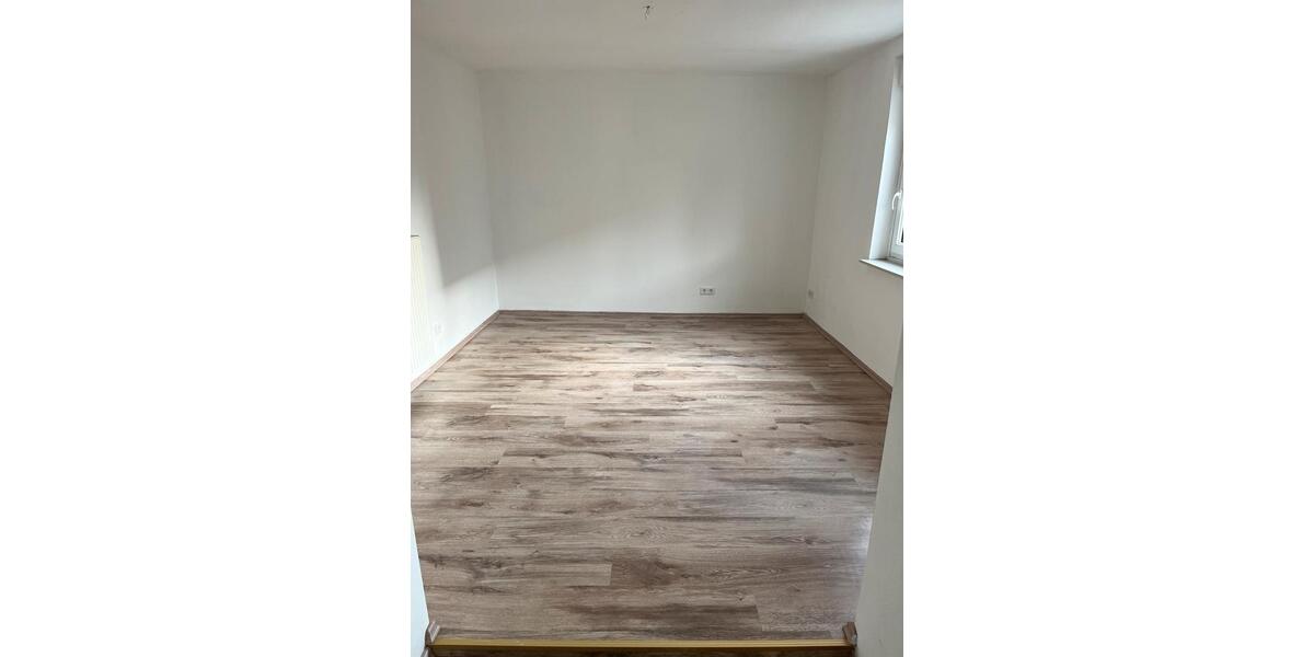 Erdgeschoßwohnung Seelze - 5 Zimmer, 120 m&sup2;, 1.400&euro; | Angebot:25048515