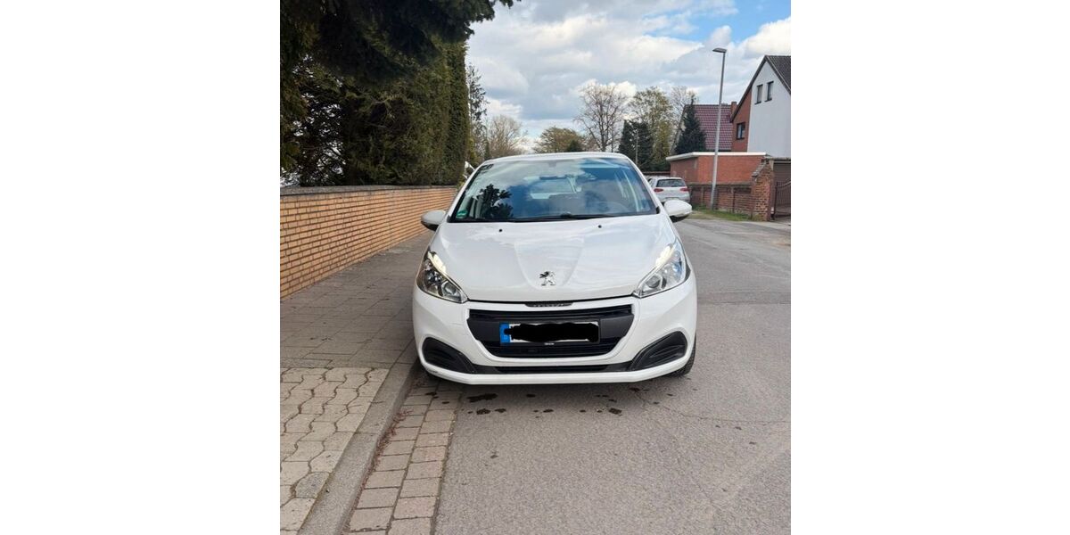 Peugeot 208 121.800 km 3.600 &euro; Hannover 30419