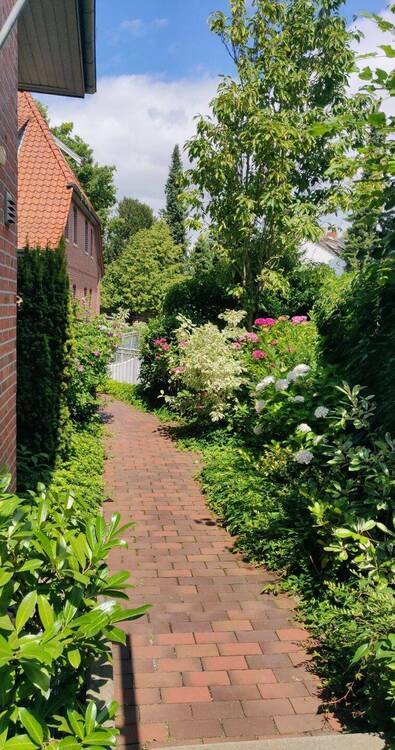 Bothfeld! Attraktive 4-Zimmer-Wohnung mit 2 Terrassen und Gartenanteil!