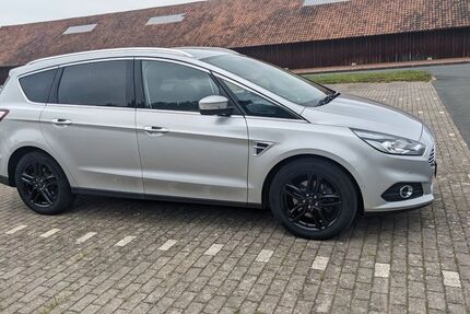Ford S-Max 97.000 km 15.400 &euro; Seelze 30926