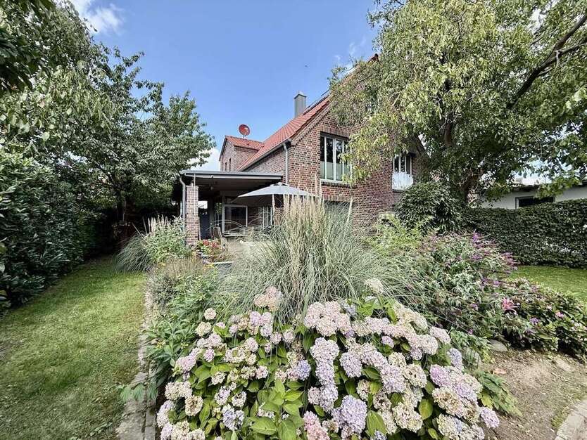 Haus zum Kaufen in Wunstorf 699.000 € 225 m²