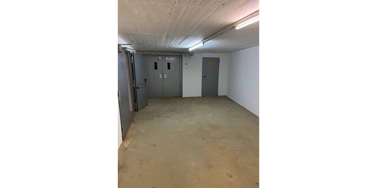 Beheizbare Lagerflächen zu vermieten mit! Nutzung eines Lastenaufzuges möglich. zimmer