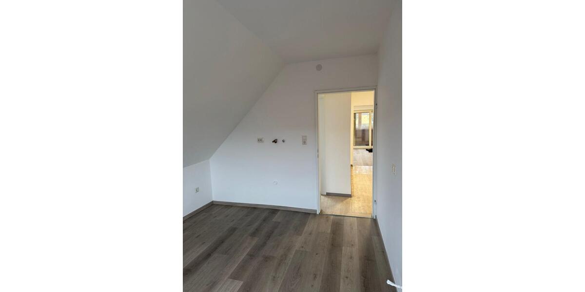 Dachgeschoßwohnung Rodenberg - 3 Zimmer, 56 m&sup2;, 495&euro; | Angebot:26689017